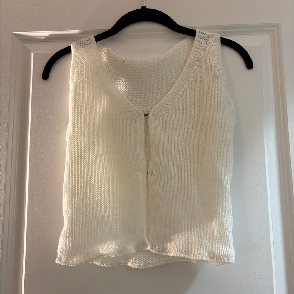 Elegant White Knit Women's Vest